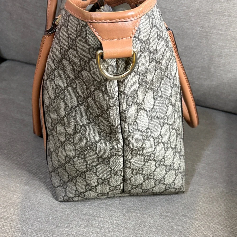 Authentic Gucci Joy GG Supreme Canvas  Tote - Picture 5 of 17